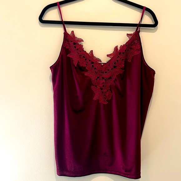 Listicle Velvet Cami Tank. Size L - Picture 1 of 4